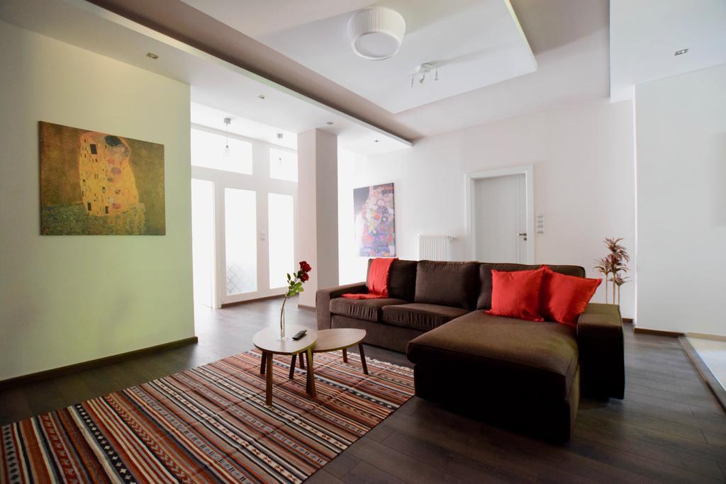 Standard Apartment By Hi5 - Close To Buda Castle Budapest Esterno foto
